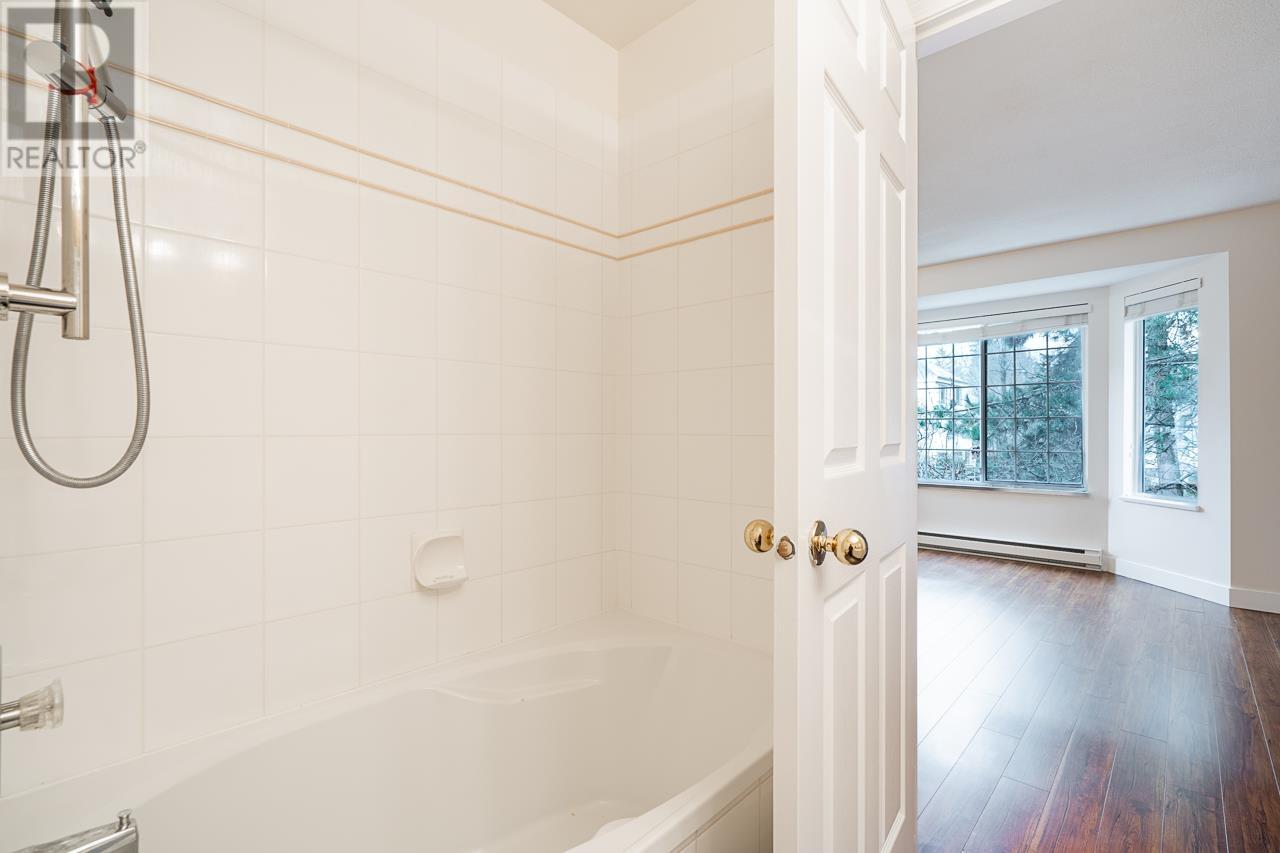 Listing Picture 20 of 33 : 71 6700 RUMBLE STREET, Burnaby / 本拿比 - 魯藝地產 Yvonne Lu Group - MLS Medallion Club Member