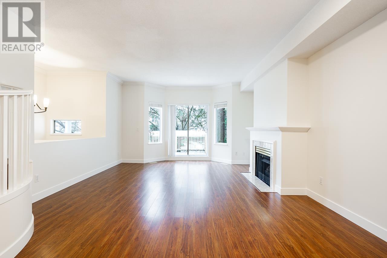 Listing Picture 3 of 33 : 71 6700 RUMBLE STREET, Burnaby / 本拿比 - 魯藝地產 Yvonne Lu Group - MLS Medallion Club Member