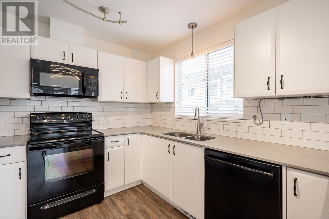 Listing Picture 11 of 33 : 71 6700 RUMBLE STREET, Burnaby / 本拿比 - 魯藝地產 Yvonne Lu Group - MLS Medallion Club Member