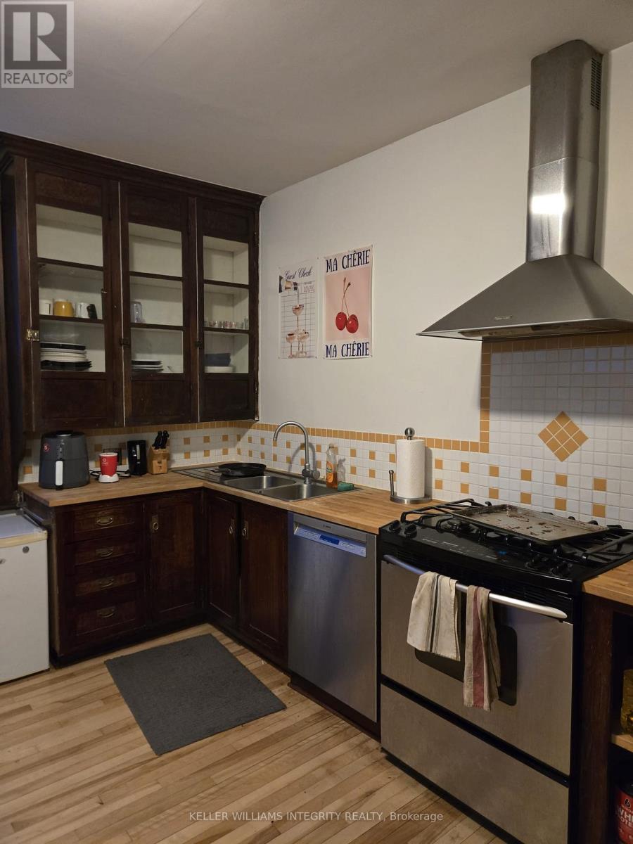 Property at 210 BLACKBURN AVENUE image 2