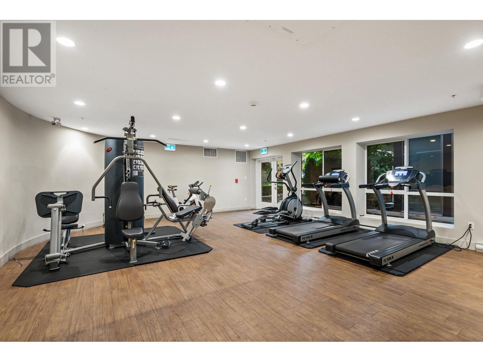 Listing Picture 27 of 31 : 201 5460 BROADWAY, Burnaby / 本拿比 - 魯藝地產 Yvonne Lu Group - MLS Medallion Club Member