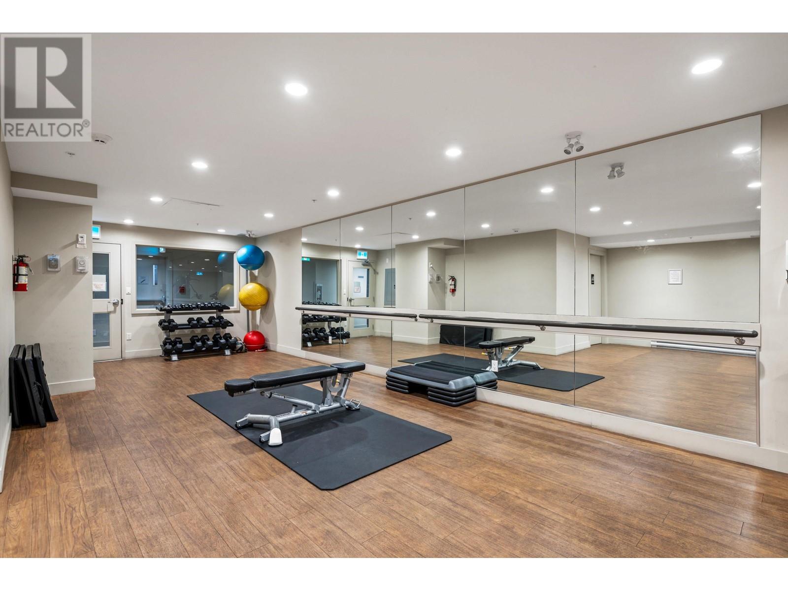 Listing Picture 28 of 31 : 201 5460 BROADWAY, Burnaby / 本拿比 - 魯藝地產 Yvonne Lu Group - MLS Medallion Club Member