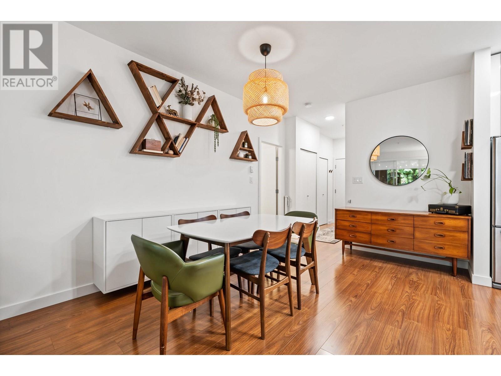 Listing Picture 7 of 31 : 201 5460 BROADWAY, Burnaby / 本拿比 - 魯藝地產 Yvonne Lu Group - MLS Medallion Club Member
