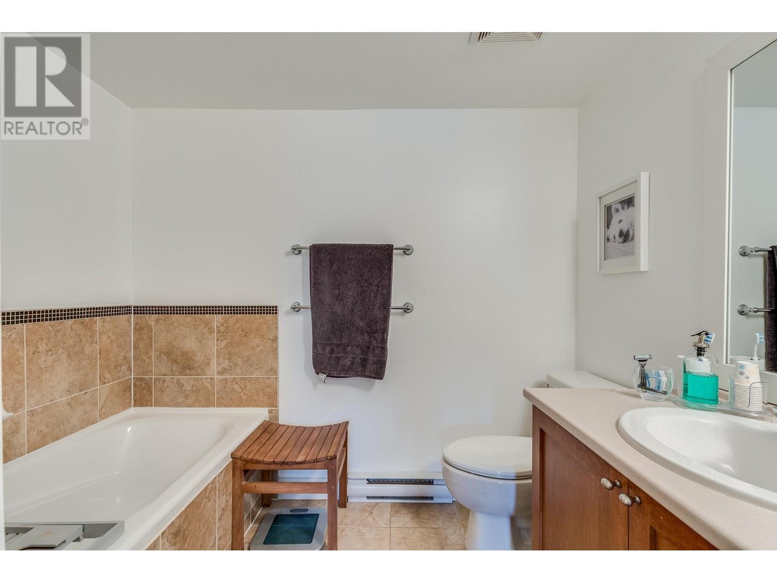 407 19673 Meadow Gardens Way, Pitt Meadows, British Columbia  V3Y 0A1 - Photo 18 - R2976674