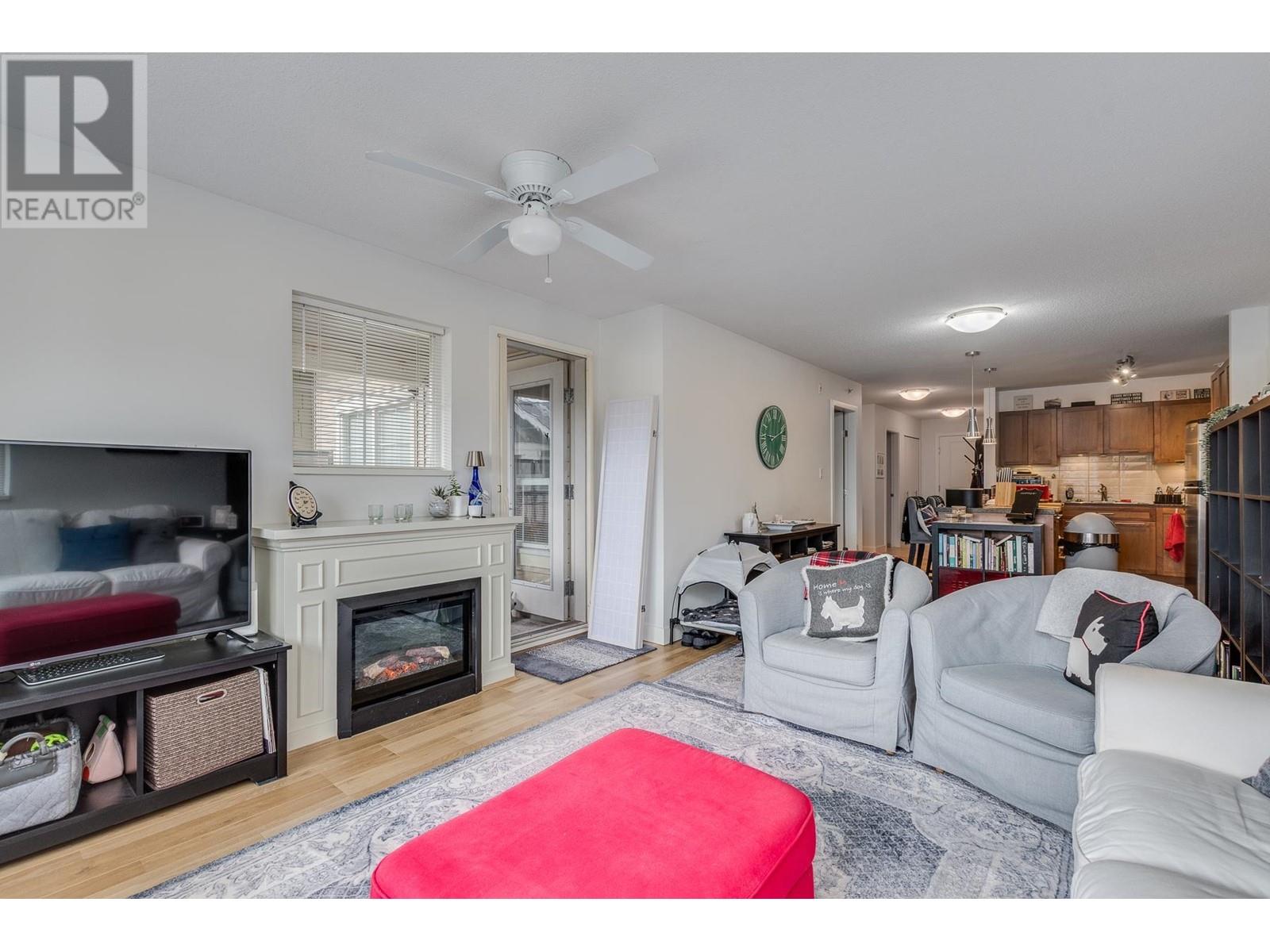 Property at 407 19673 MEADOW GARDENS WAY image 5