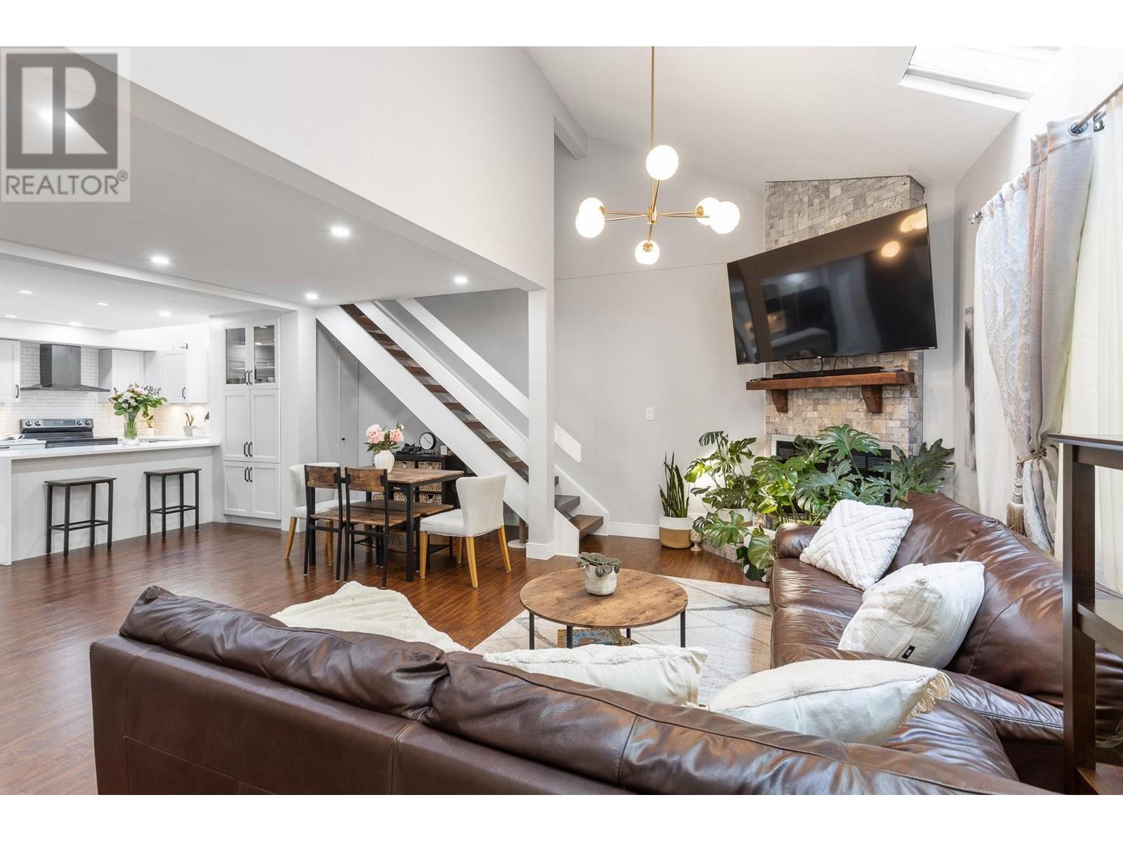 Listing Picture 10 of 40 : 15 7540 ABERCROMBIE DRIVE, Richmond / 烈治文 - 魯藝地產 Yvonne Lu Group - MLS Medallion Club Member