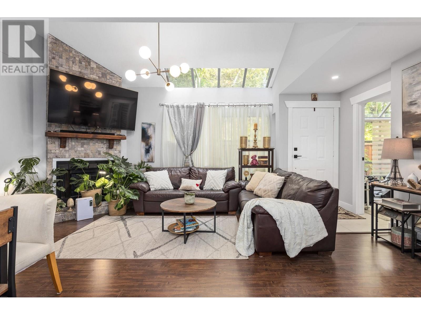 Listing Picture 12 of 40 : 15 7540 ABERCROMBIE DRIVE, Richmond / 烈治文 - 魯藝地產 Yvonne Lu Group - MLS Medallion Club Member