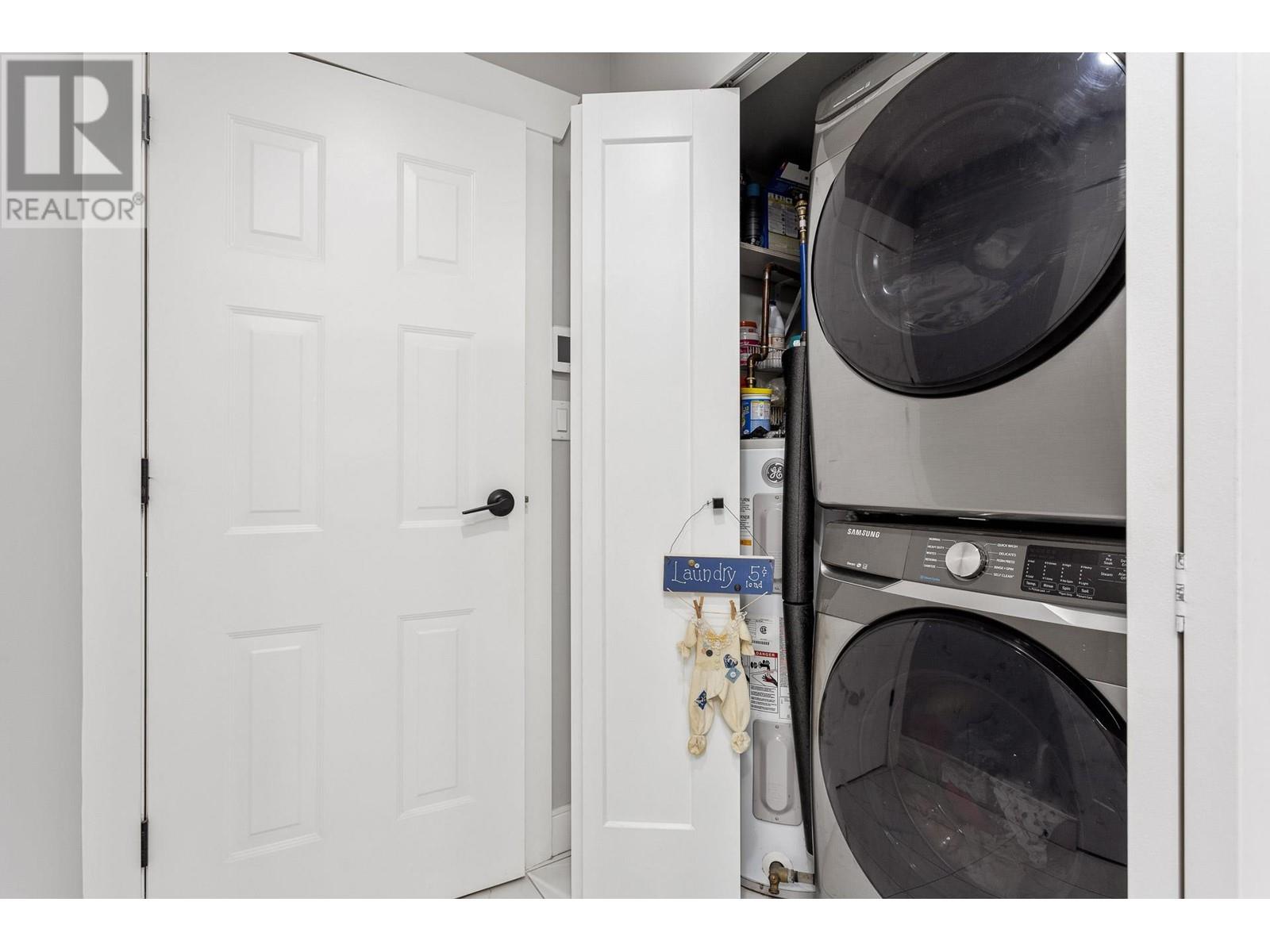 Listing Picture 19 of 40 : 15 7540 ABERCROMBIE DRIVE, Richmond / 烈治文 - 魯藝地產 Yvonne Lu Group - MLS Medallion Club Member