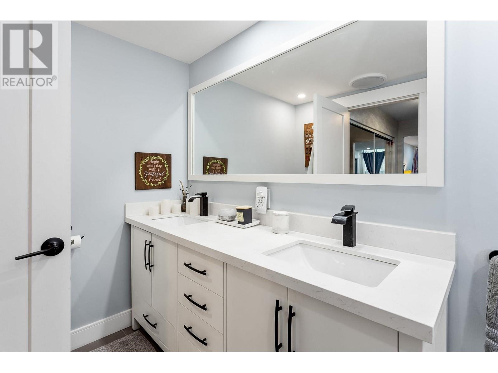 Listing Picture 24 of 40 : 15 7540 ABERCROMBIE DRIVE, Richmond / 烈治文 - 魯藝地產 Yvonne Lu Group - MLS Medallion Club Member