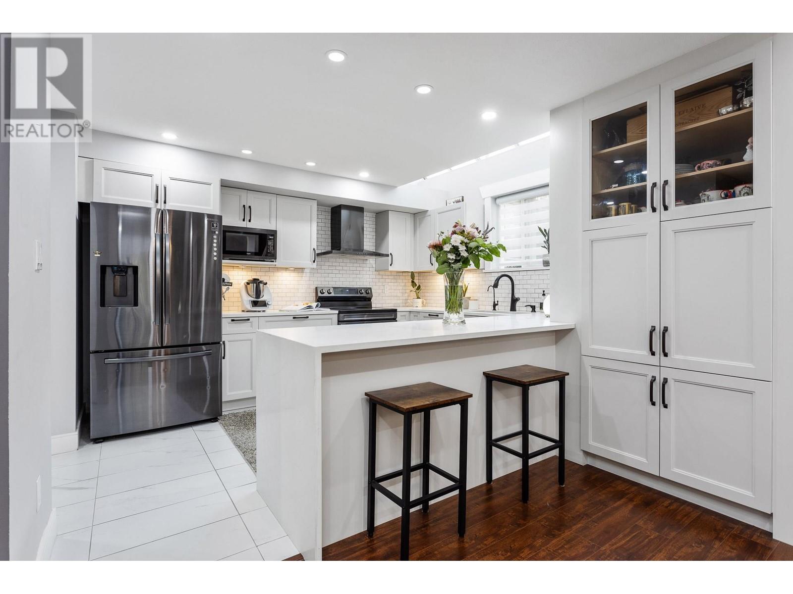 Listing Picture 6 of 40 : 15 7540 ABERCROMBIE DRIVE, Richmond / 烈治文 - 魯藝地產 Yvonne Lu Group - MLS Medallion Club Member