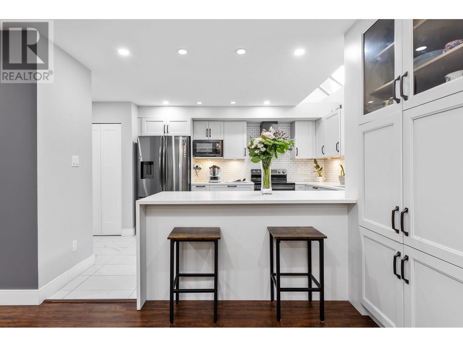 Listing Picture 7 of 40 : 15 7540 ABERCROMBIE DRIVE, Richmond / 烈治文 - 魯藝地產 Yvonne Lu Group - MLS Medallion Club Member
