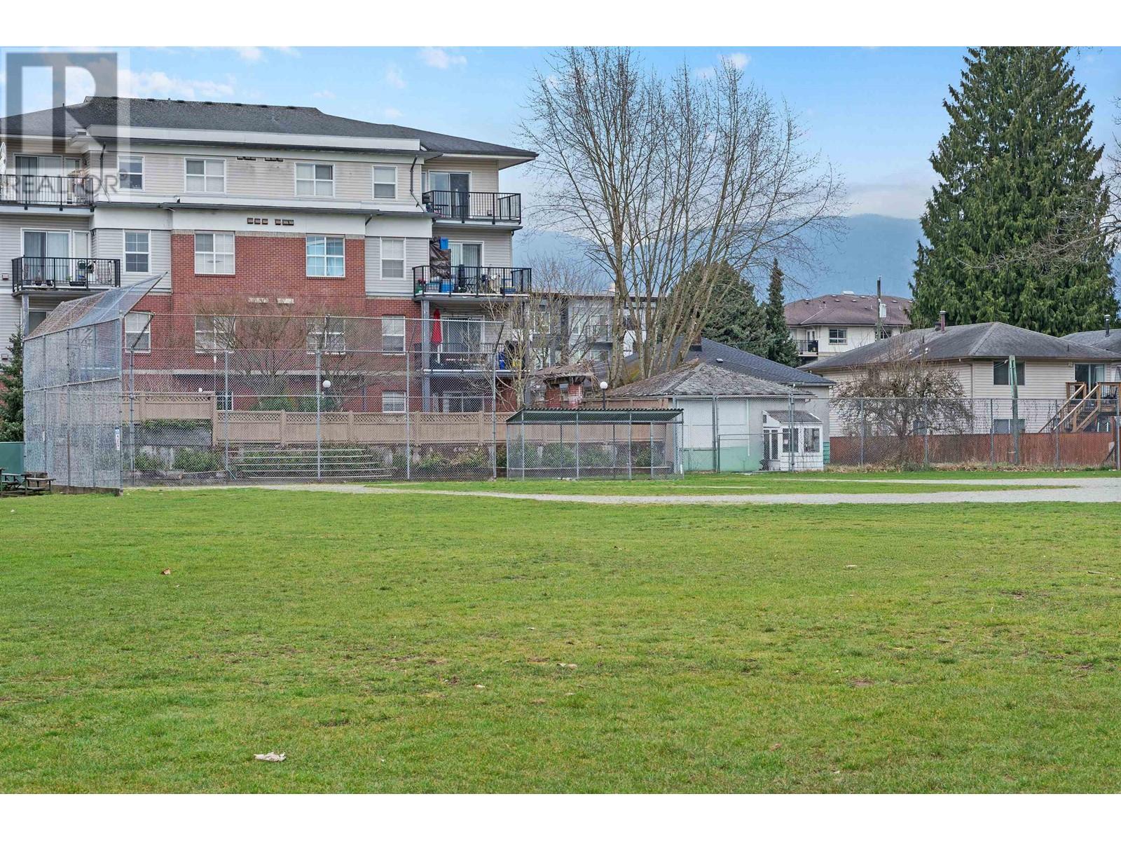 201 2110 Rowland Street, Port Coquitlam, British Columbia  V3C 0C2 - Photo 35 - R2976683