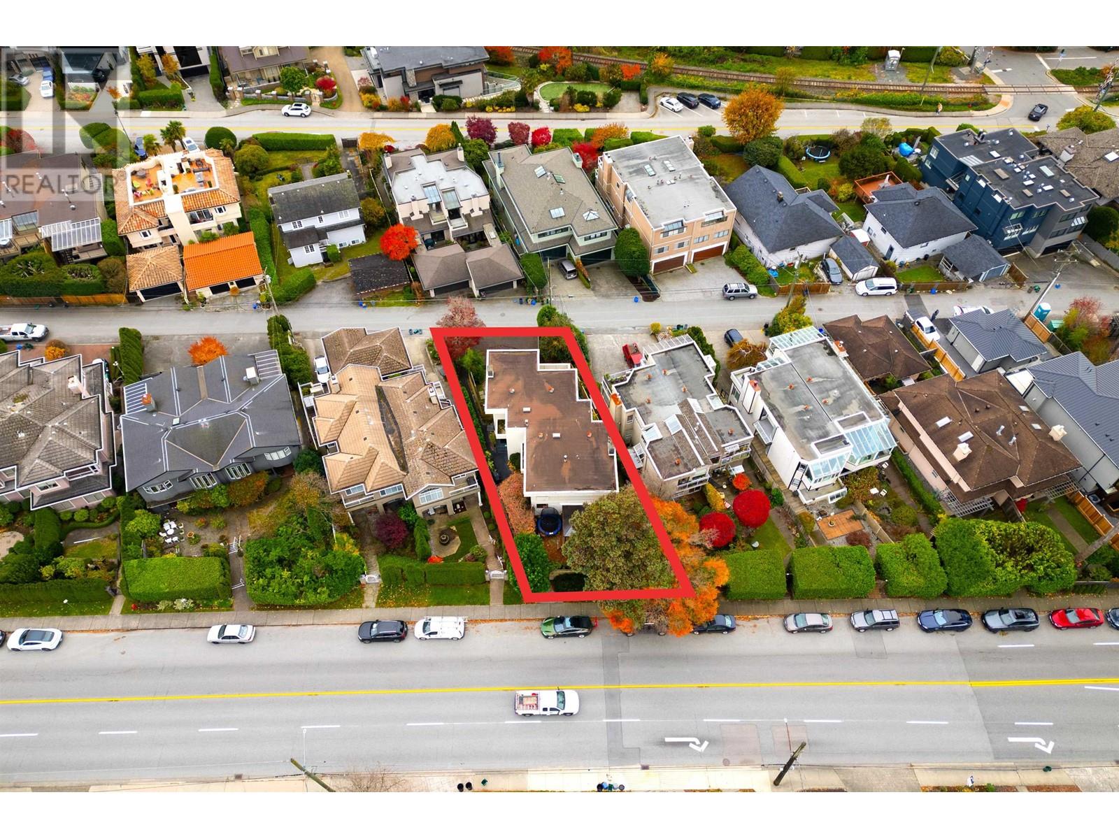 Property at 2364 MARINE DRIVE image 3