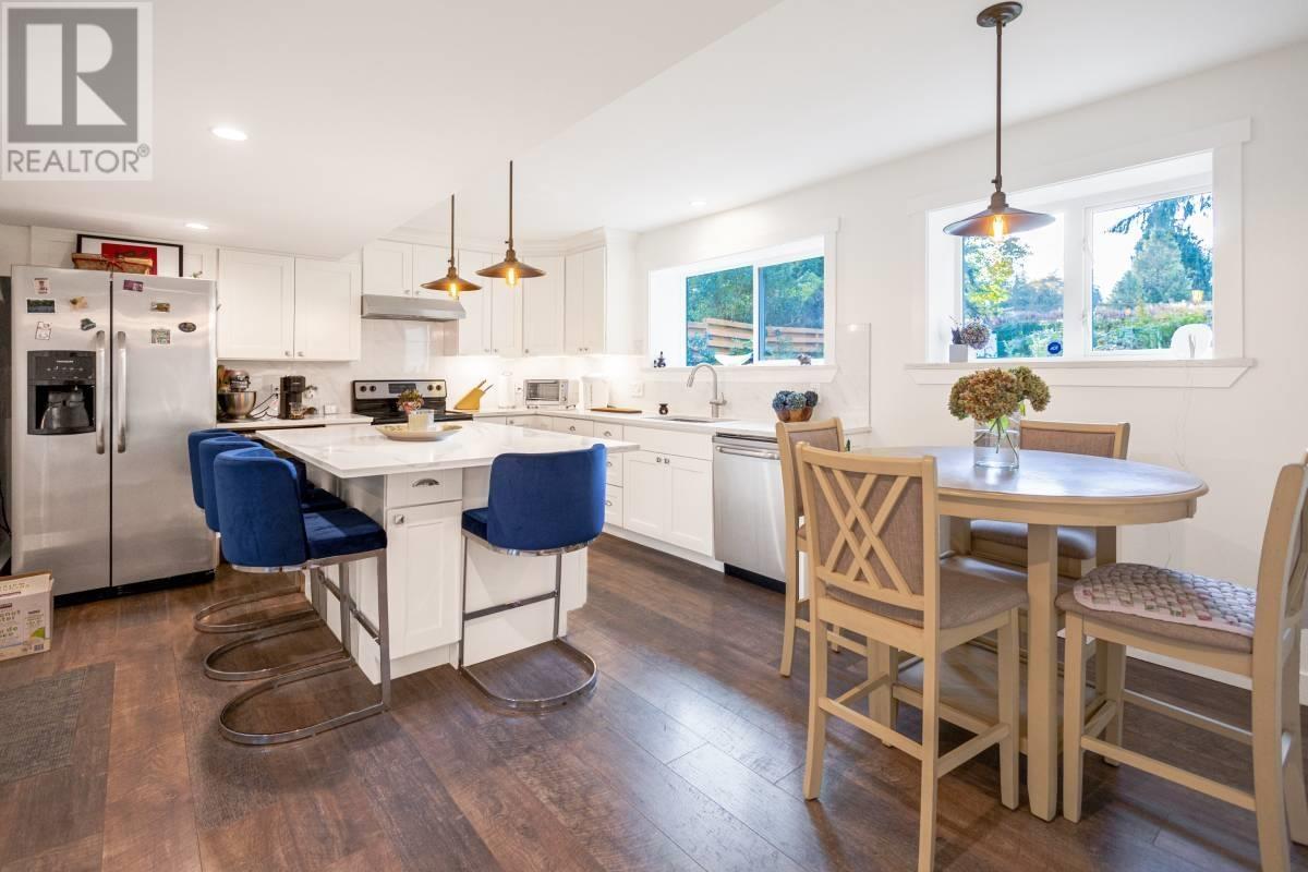 575 Fairway Drive, North Vancouver, British Columbia  V7G 1Z5 - Photo 8 - R2976670
