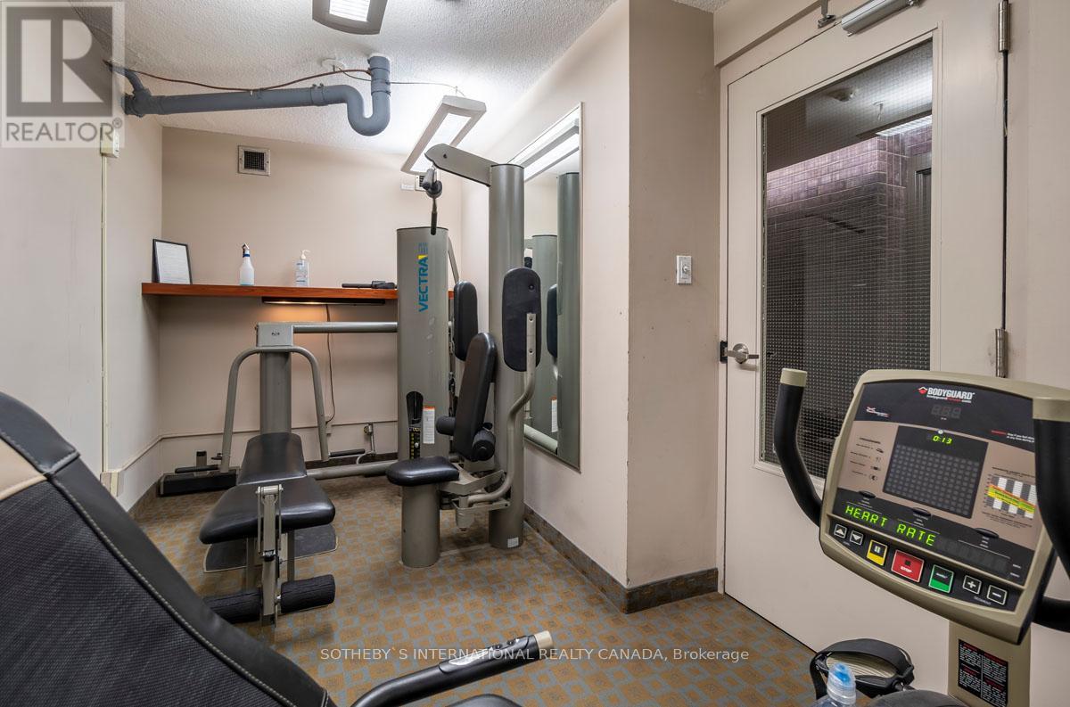 1004 - 720 Spadina Avenue, Toronto, Ontario  M5S 2T9 - Photo 14 - C12013707