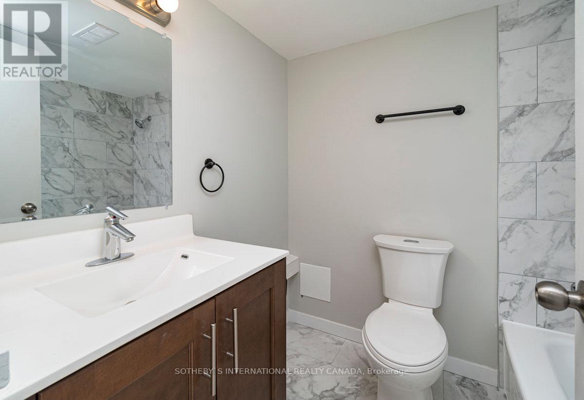 1004 - 720 Spadina Avenue, Toronto, Ontario  M5S 2T9 - Photo 7 - C12013707