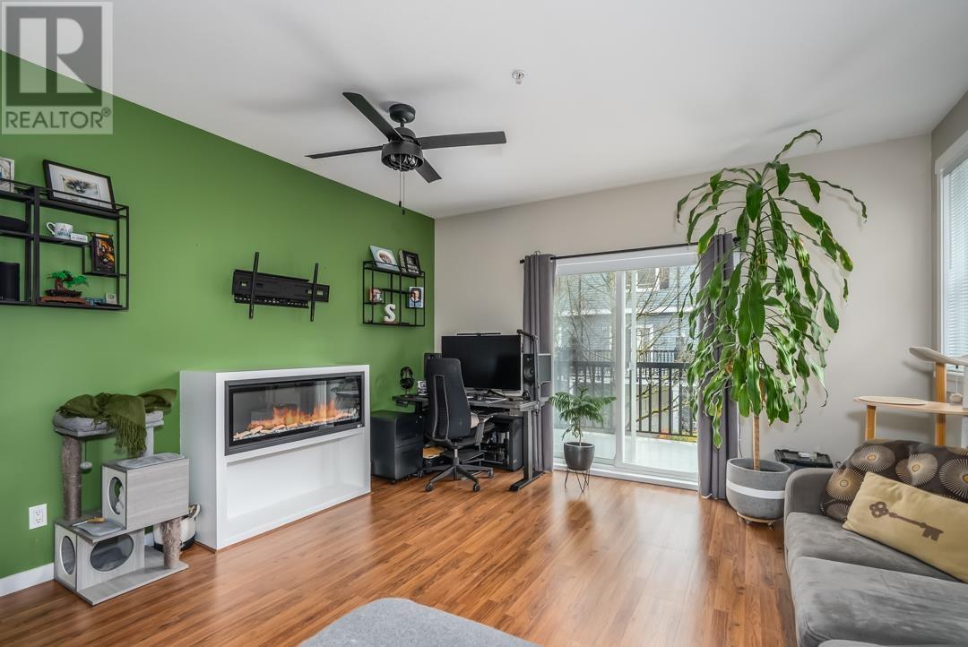 84 19572 Fraser Way, Pitt Meadows, British Columbia  V3Y 0A9 - Photo 3 - R2975253
