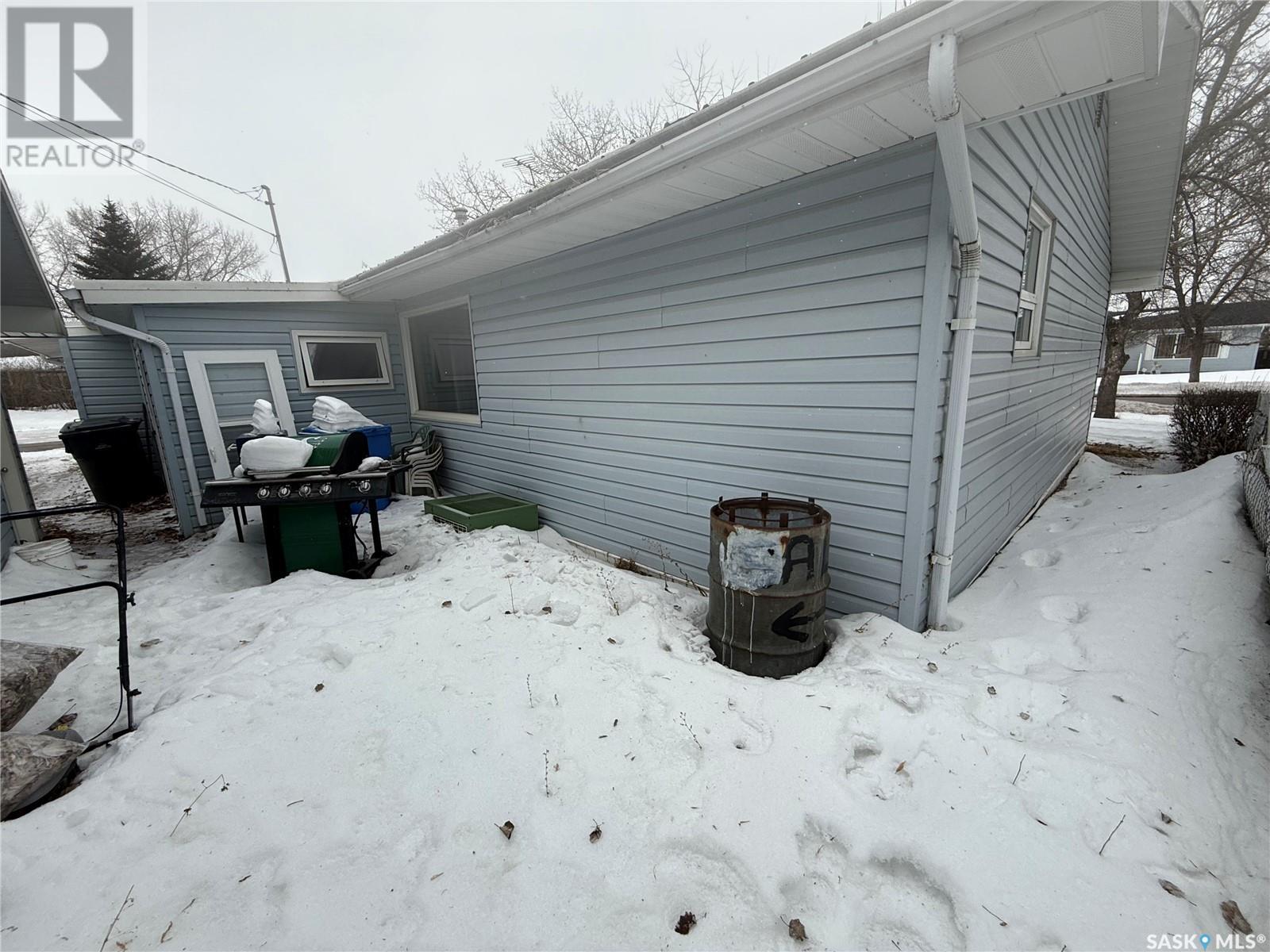 323 Heward Street, Stoughton, Saskatchewan  S0G 4T0 - Photo 2 - SK998614