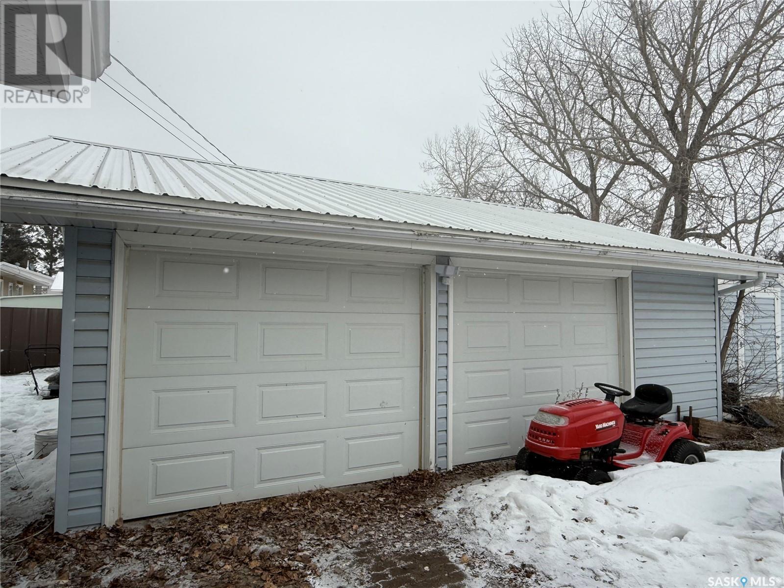323 Heward Street, Stoughton, Saskatchewan  S0G 4T0 - Photo 4 - SK998614