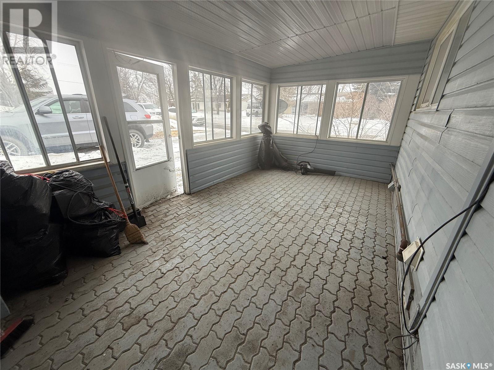 323 Heward Street, Stoughton, Saskatchewan  S0G 4T0 - Photo 5 - SK998614