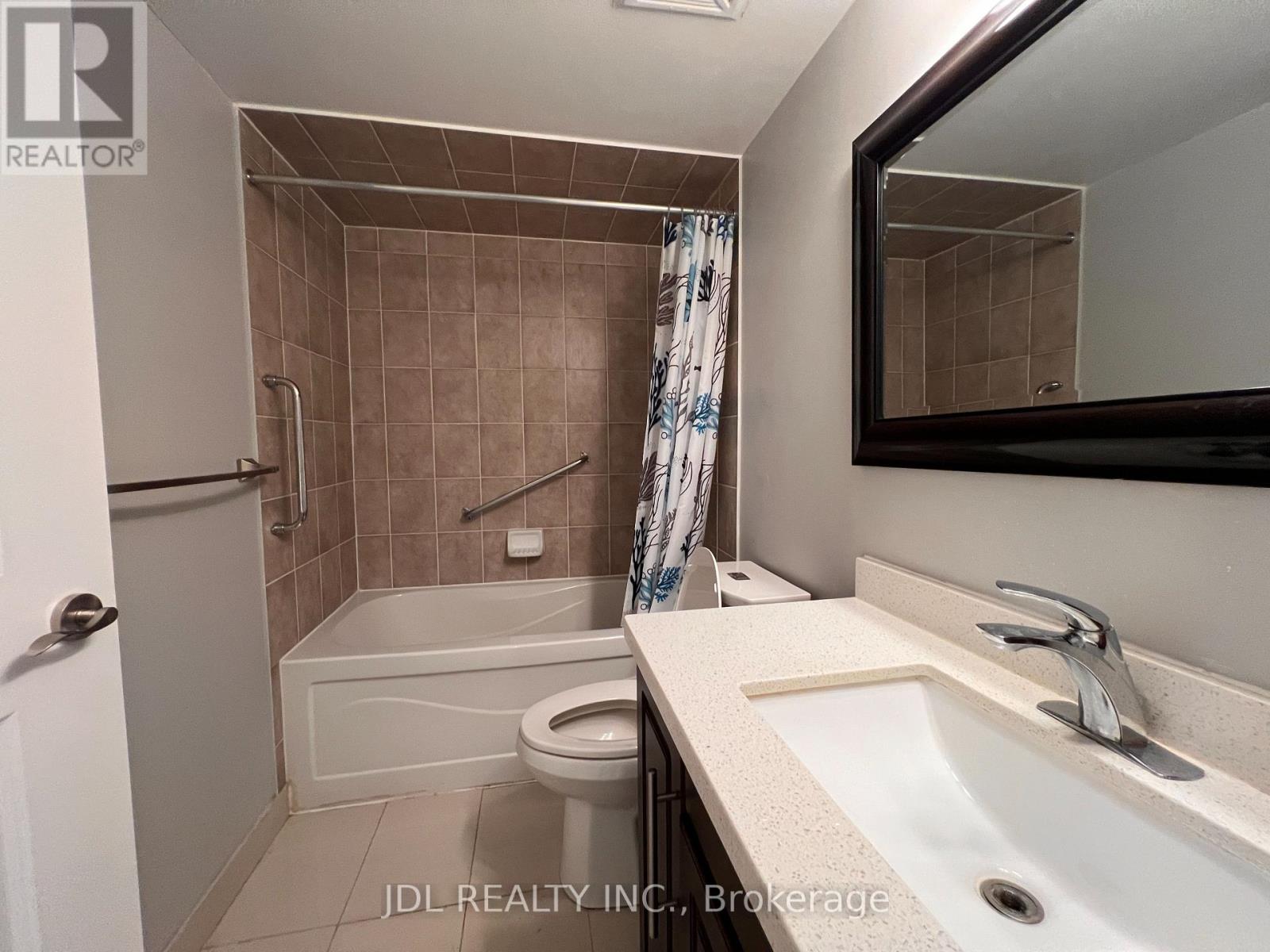 416 - 18 Harding Boulevard, Richmond Hill, Ontario  L4C 0T3 - Photo 4 - N12013755