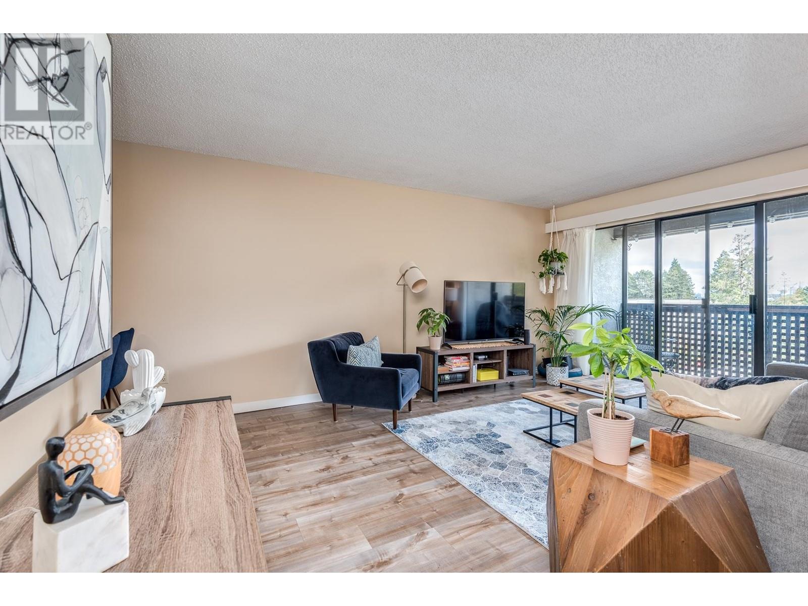 Property at 409 340 GINGER DRIVE image 3