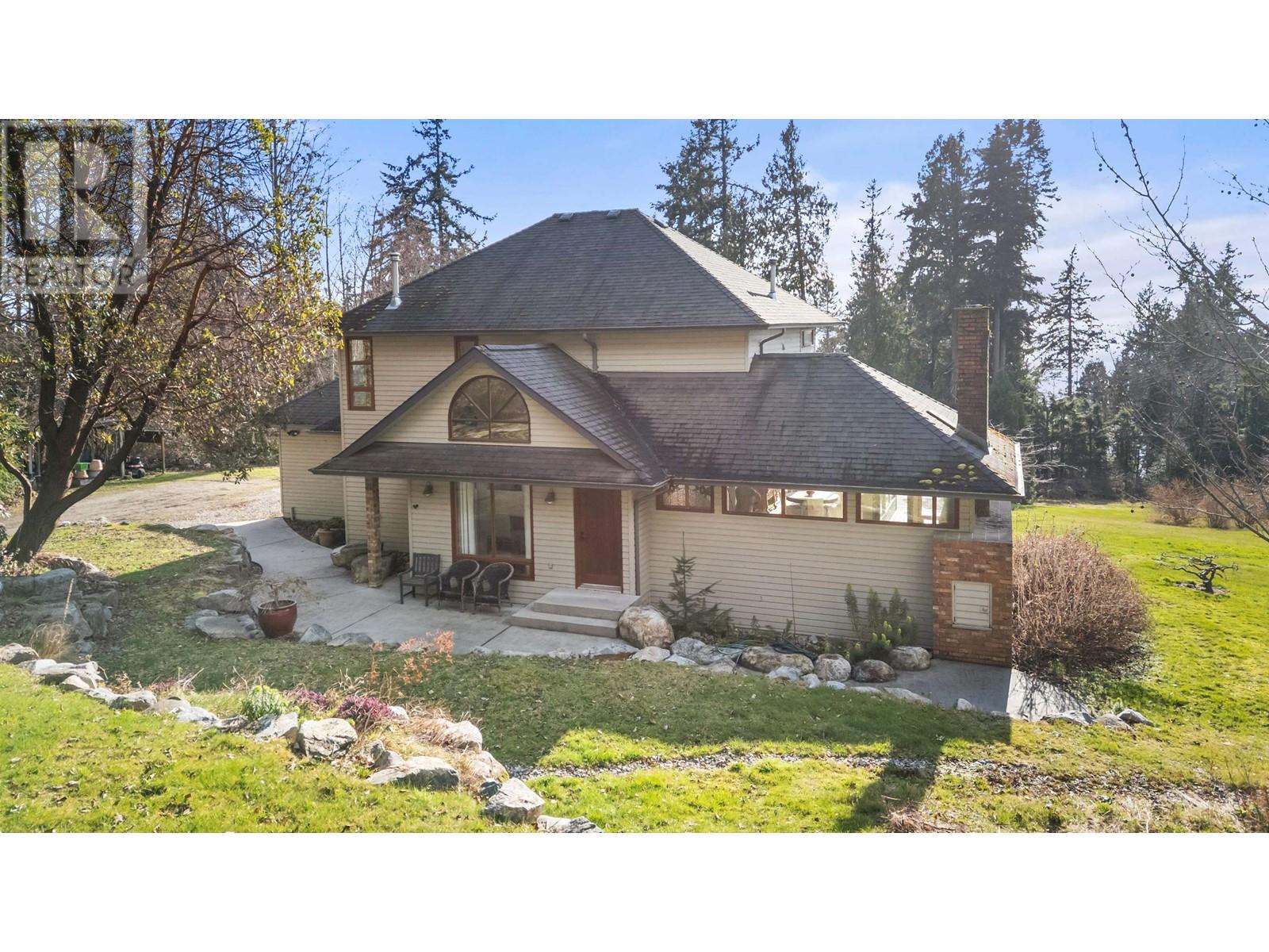 Property at 1911 GRANDVIEW ROAD image 3