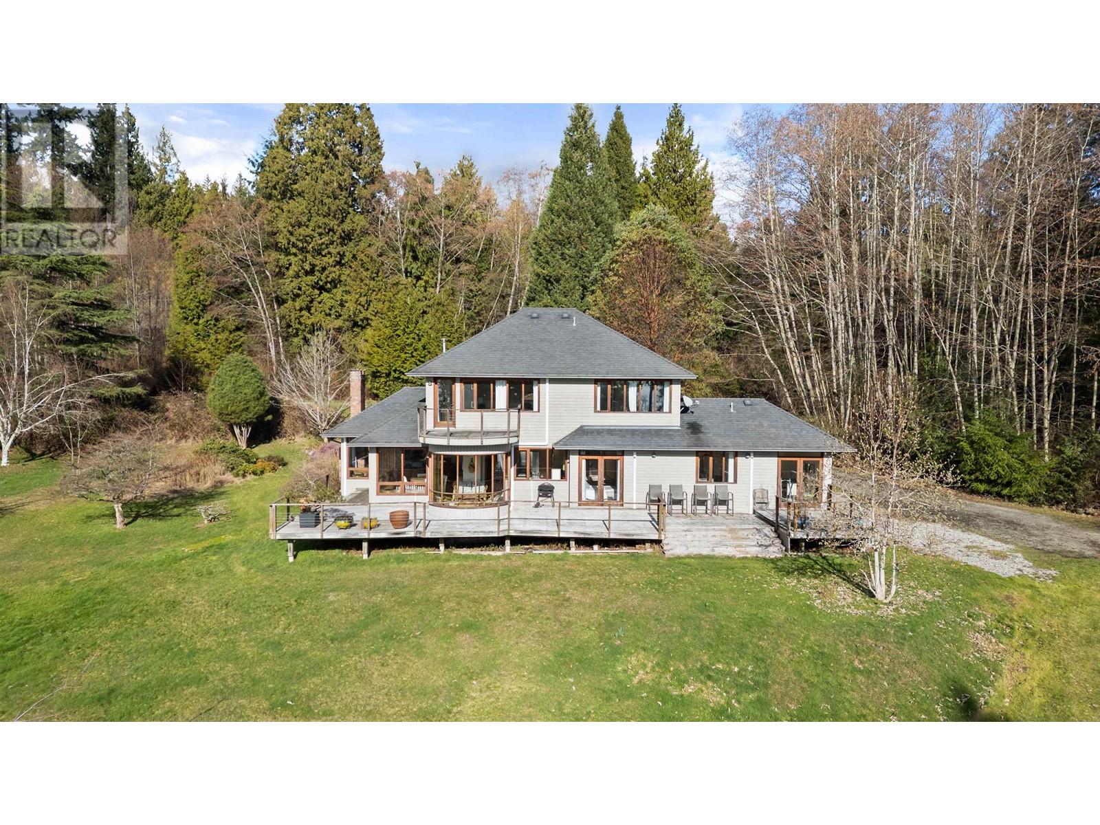 Property at 1911 GRANDVIEW ROAD image 2