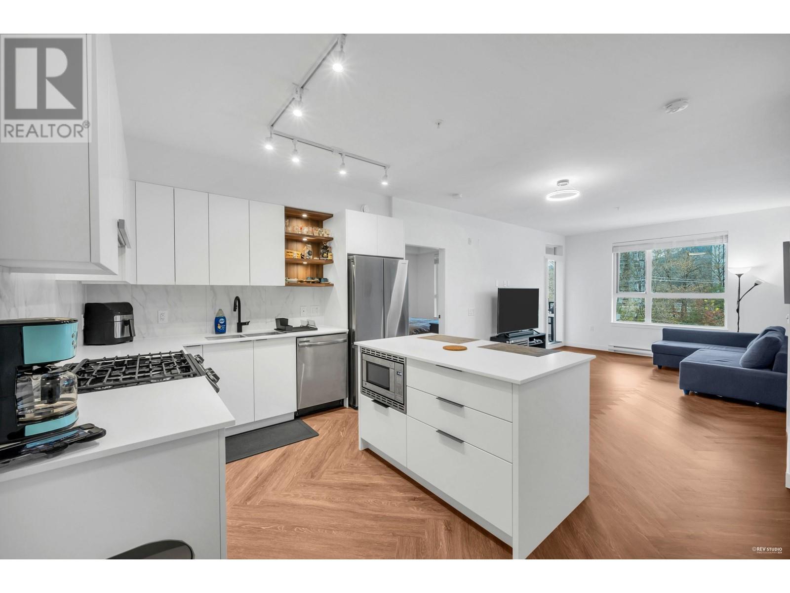 411 3229 ST JOHNS STREET, port moody, British Columbia