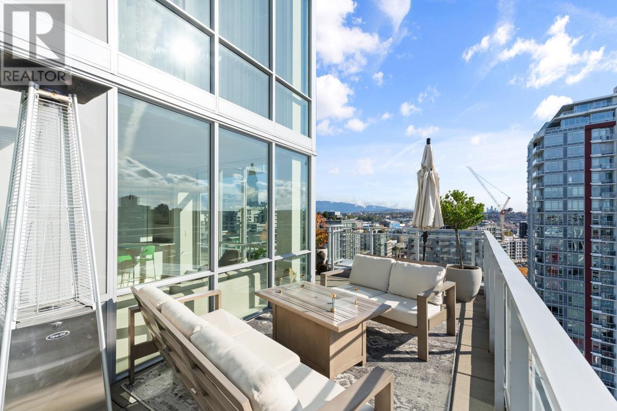 1701 1708 Ontario Street, Vancouver, British Columbia  V5T 0J7 - Photo 2 - R2976757