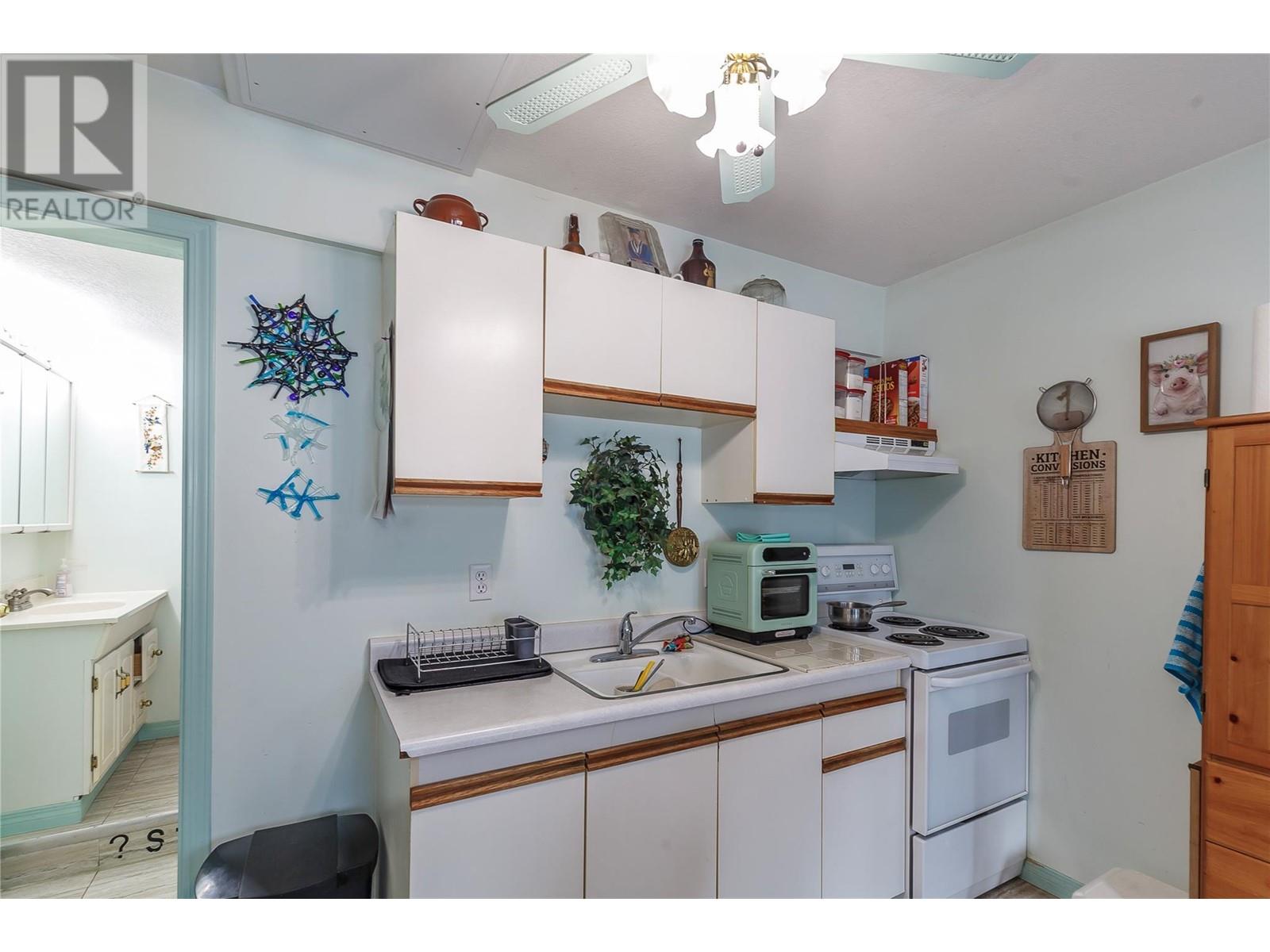 Property at 1900 42A Street image 2