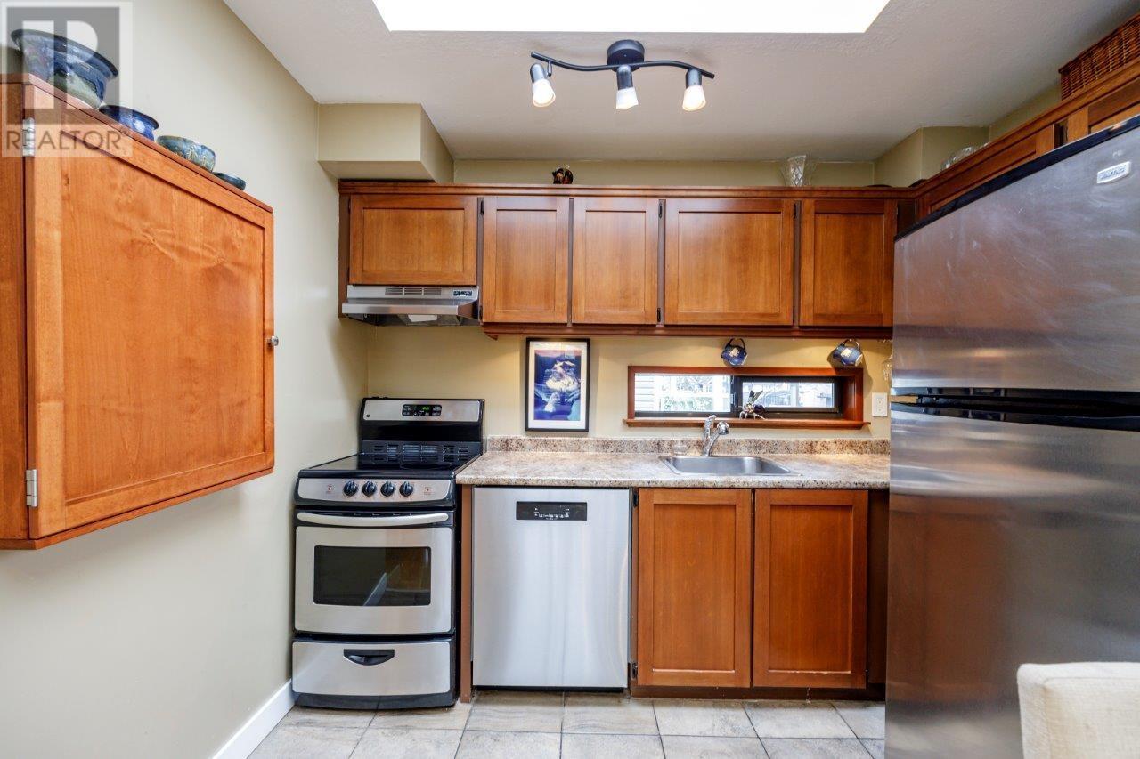 Listing Picture 9 of 20 : 402 674 W 17TH AVENUE, Vancouver / 溫哥華 - 魯藝地產 Yvonne Lu Group - MLS Medallion Club Member