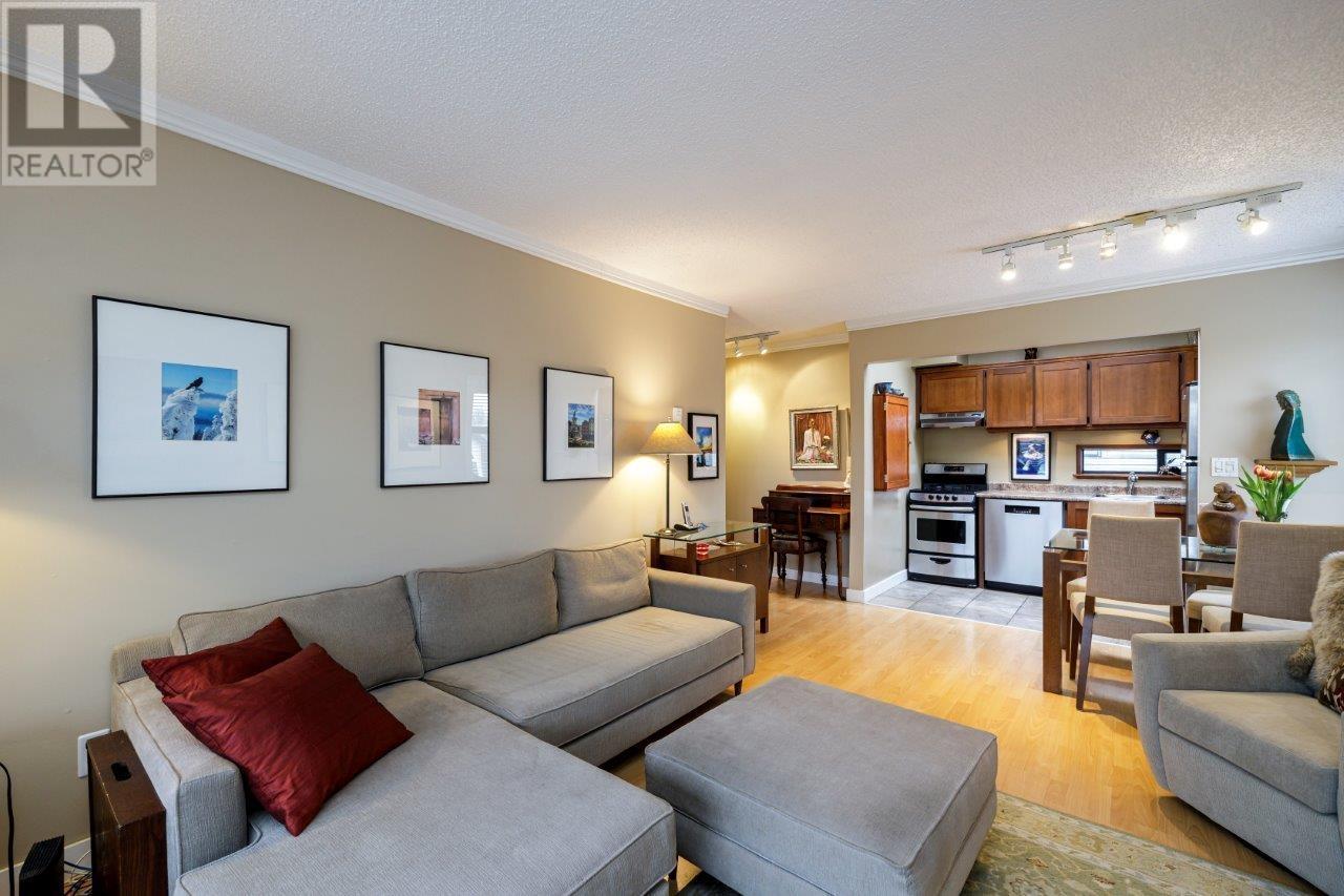 Listing Picture 4 of 20 : 402 674 W 17TH AVENUE, Vancouver / 溫哥華 - 魯藝地產 Yvonne Lu Group - MLS Medallion Club Member