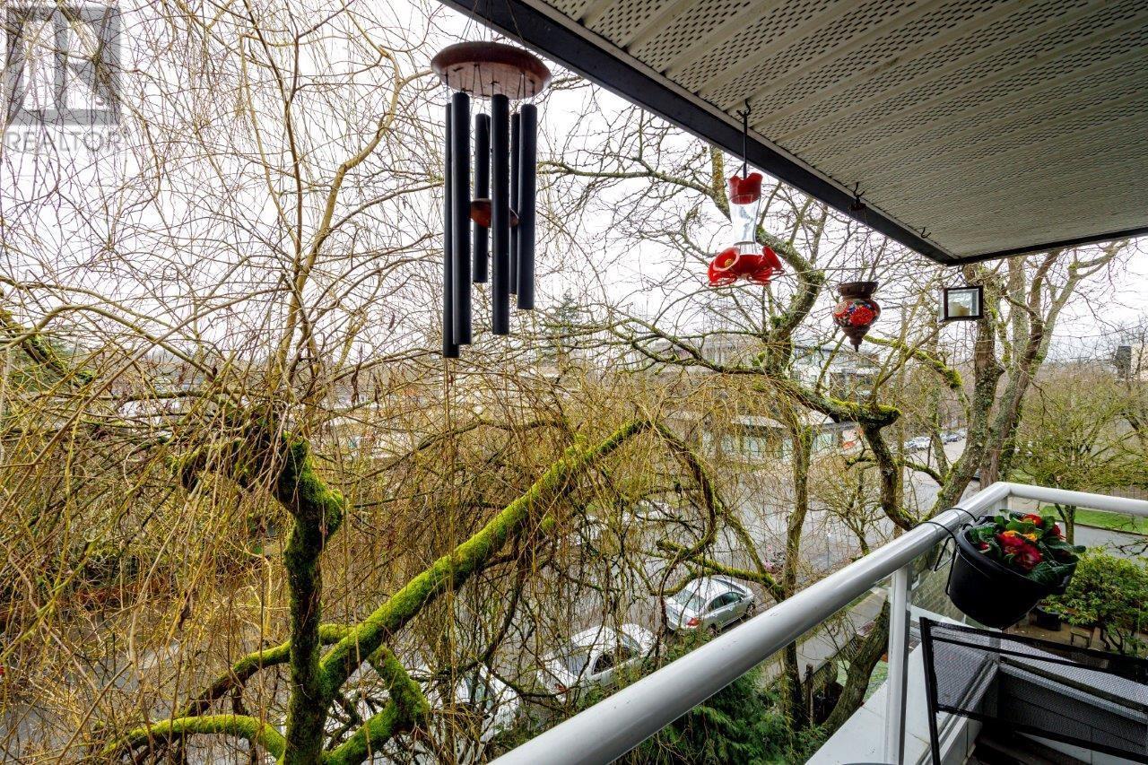 Listing Picture 19 of 20 : 402 674 W 17TH AVENUE, Vancouver / 溫哥華 - 魯藝地產 Yvonne Lu Group - MLS Medallion Club Member