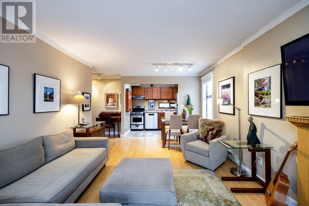 Listing Picture 5 of 20 : 402 674 W 17TH AVENUE, Vancouver / 溫哥華 - 魯藝地產 Yvonne Lu Group - MLS Medallion Club Member