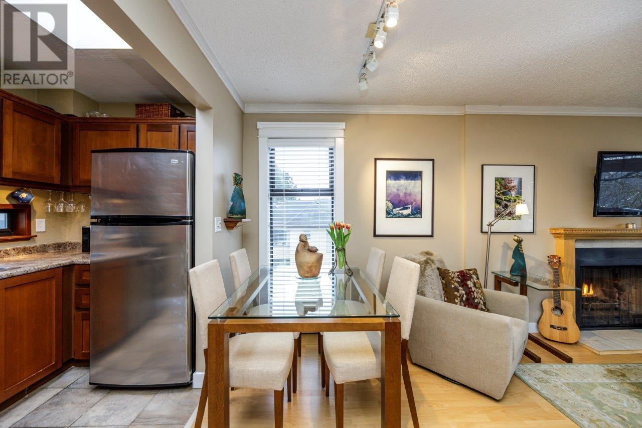 Listing Picture 3 of 20 : 402 674 W 17TH AVENUE, Vancouver / 溫哥華 - 魯藝地產 Yvonne Lu Group - MLS Medallion Club Member