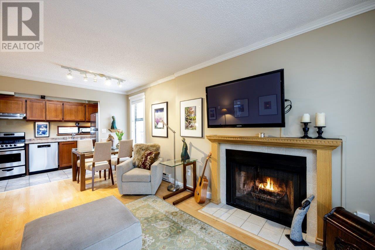 Listing Picture 2 of 20 : 402 674 W 17TH AVENUE, Vancouver / 溫哥華 - 魯藝地產 Yvonne Lu Group - MLS Medallion Club Member