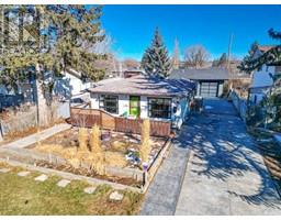 8012 33 Avenue Nw Bowness, Calgary, Ca