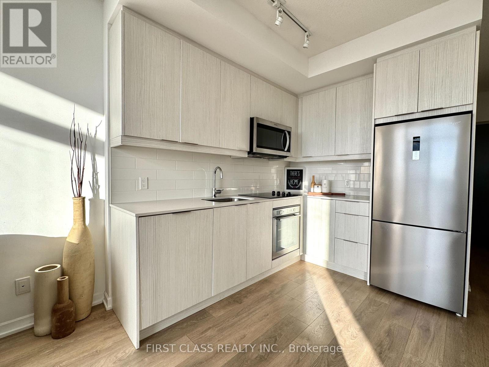 709 - 36 Forest Manor Road, Toronto (Henry Farm), Ontario  M2J 1M1 - Photo 2 - C12013817
