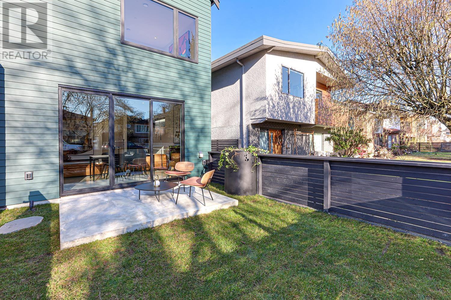 Listing Picture 2 of 24 : 1 2709 NAPIER STREET, Vancouver / 溫哥華 - 魯藝地產 Yvonne Lu Group - MLS Medallion Club Member