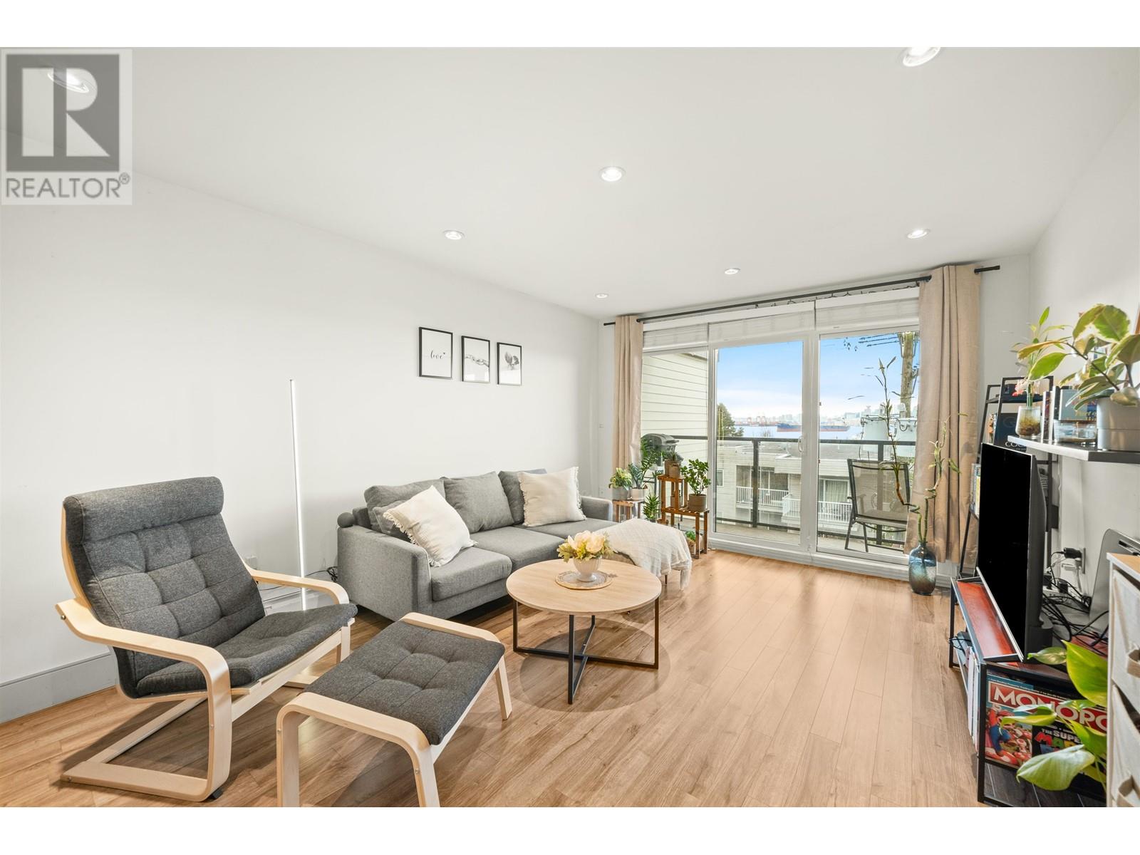 301 327 W 2ND STREET, north vancouver, British Columbia