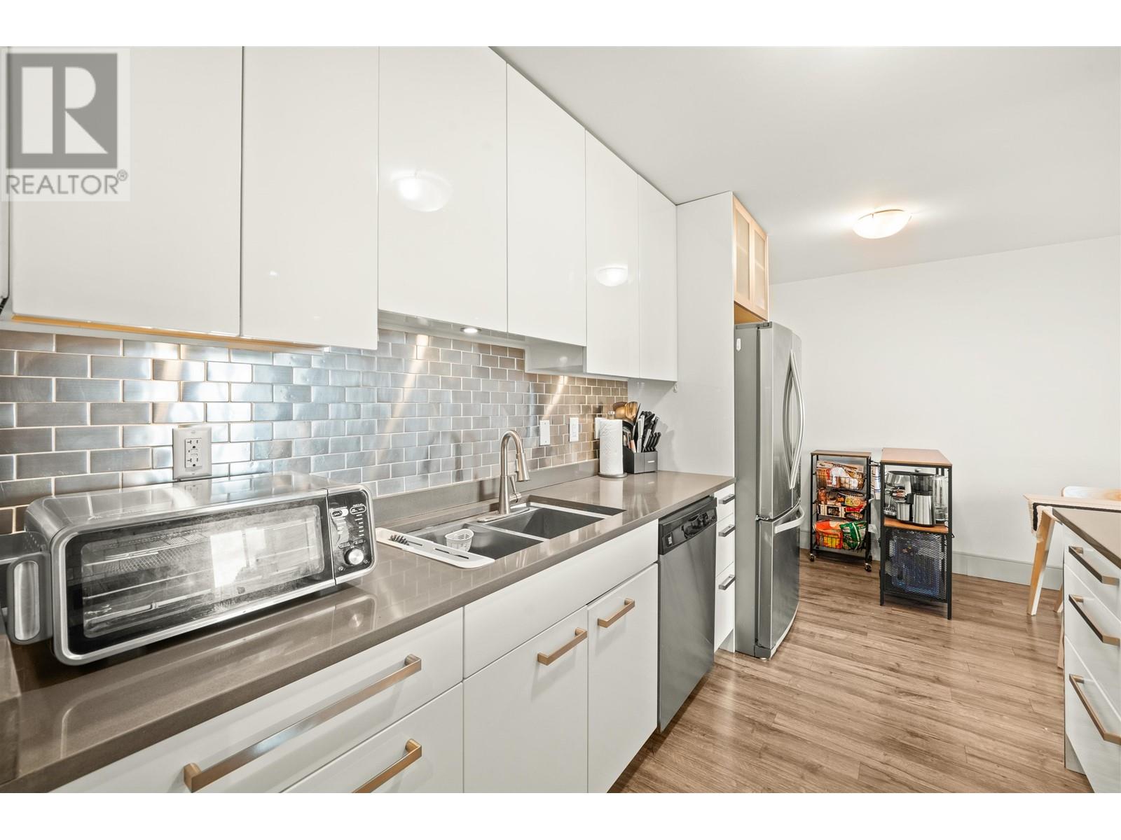 301 327 W 2nd Street, North Vancouver, British Columbia  V7M 1E2 - Photo 11 - R2976763