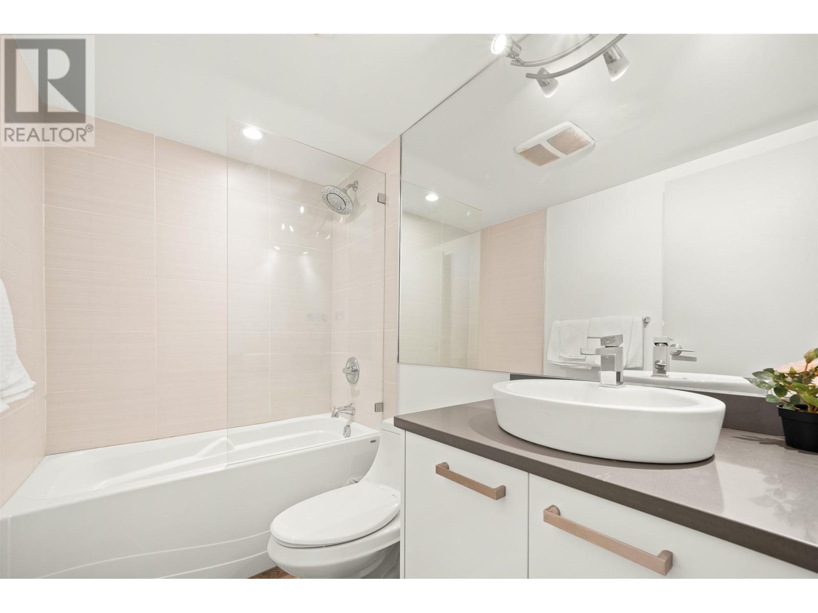 301 327 W 2nd Street, North Vancouver, British Columbia  V7M 1E2 - Photo 13 - R2976763