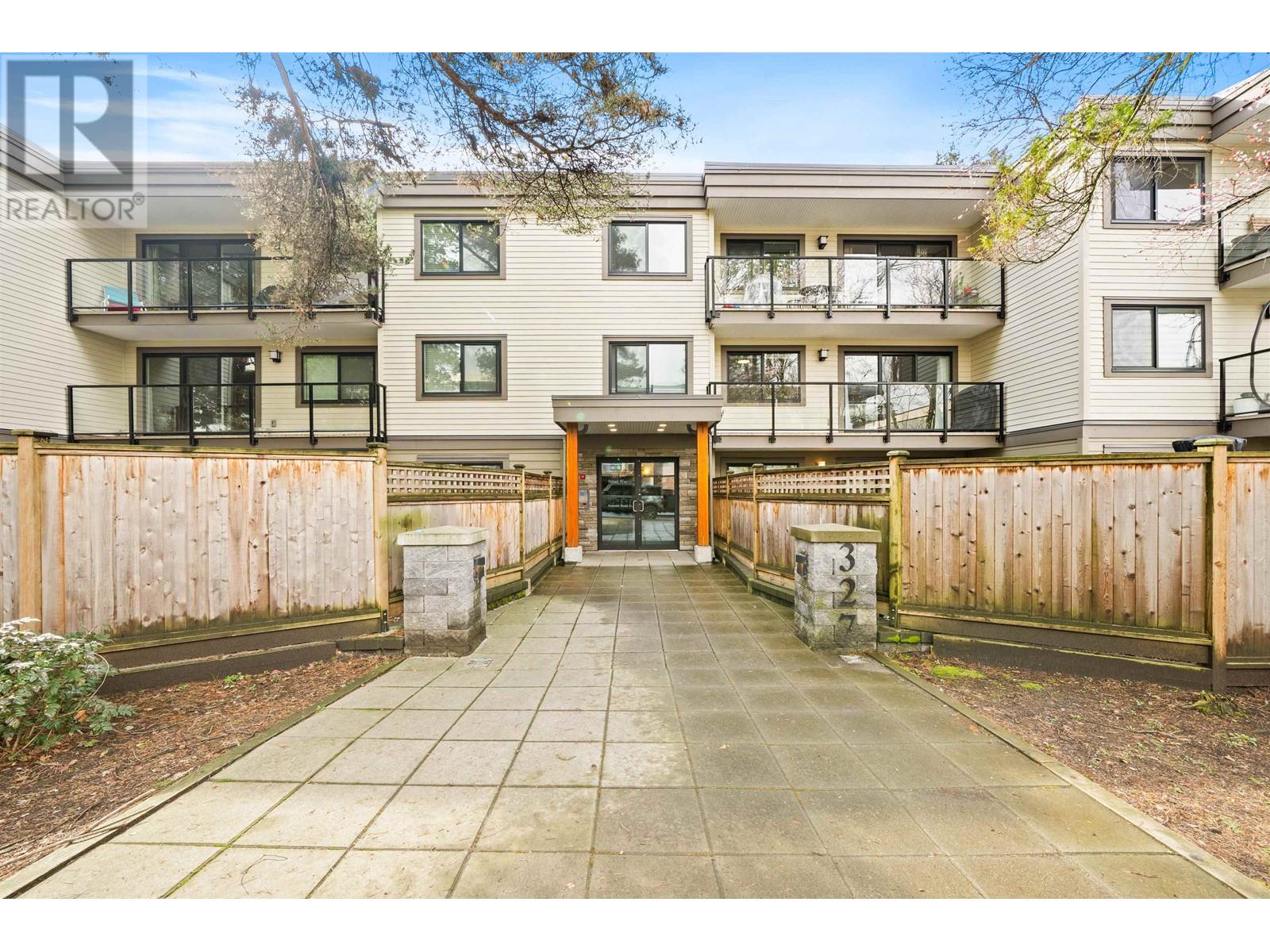 301 327 W 2nd Street, North Vancouver, British Columbia  V7M 1E2 - Photo 2 - R2976763