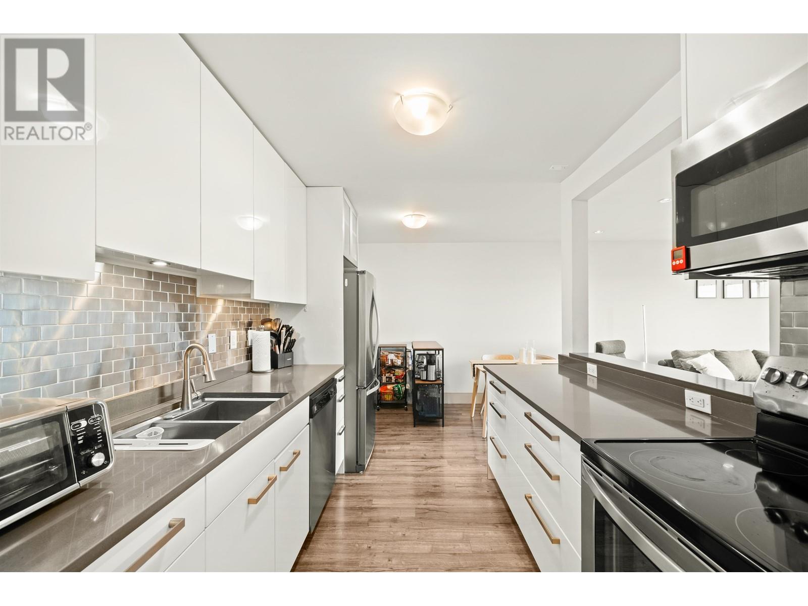 301 327 W 2nd Street, North Vancouver, British Columbia  V7M 1E2 - Photo 9 - R2976763