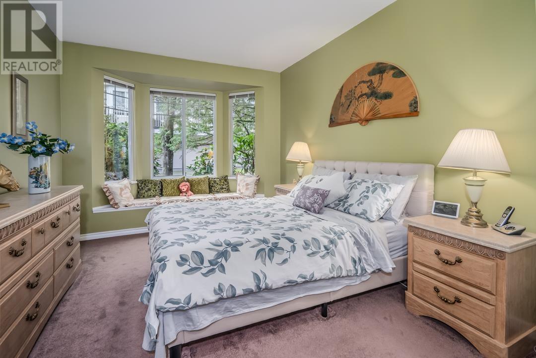 Listing Picture 14 of 31 : 11 7500 CUMBERLAND STREET, Burnaby / 本拿比 - 魯藝地產 Yvonne Lu Group - MLS Medallion Club Member