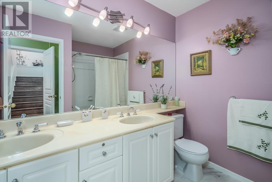 Listing Picture 17 of 31 : 11 7500 CUMBERLAND STREET, Burnaby / 本拿比 - 魯藝地產 Yvonne Lu Group - MLS Medallion Club Member