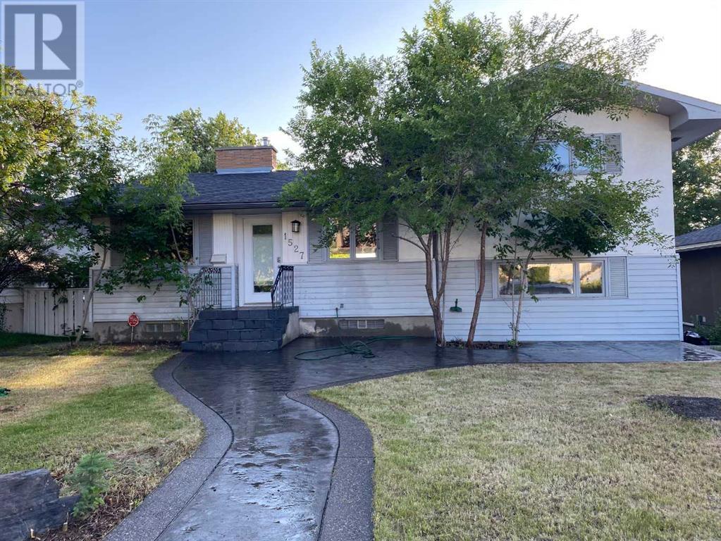 Property at 1527 23 Street NW image 1