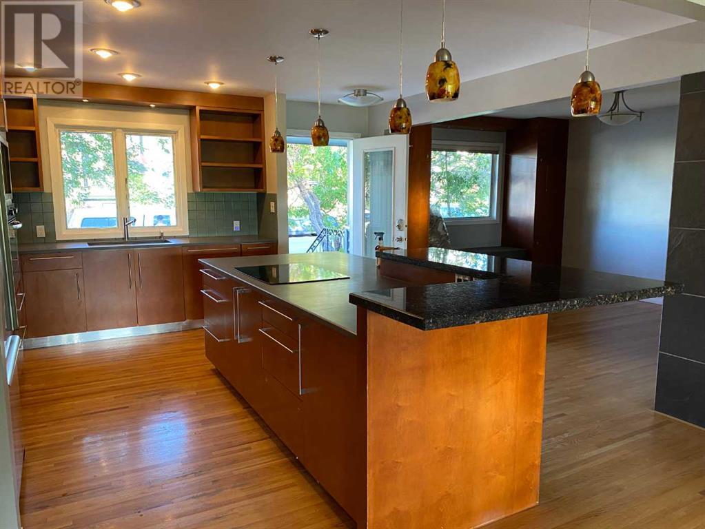 Property at 1527 23 Street NW image 4