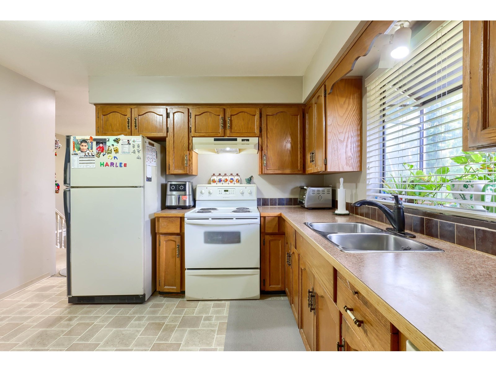 6591 130a Street, Surrey, British Columbia  V3W 8P5 - Photo 8 - R2971875